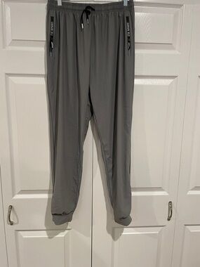 Women’s Gray joggers
